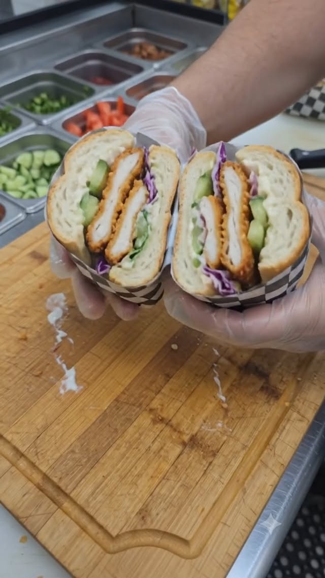 Kosher Sandwich Bar — Instagram reel preview
